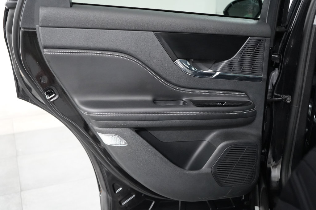 Used 2020 Lincoln Corsair AWD image 27