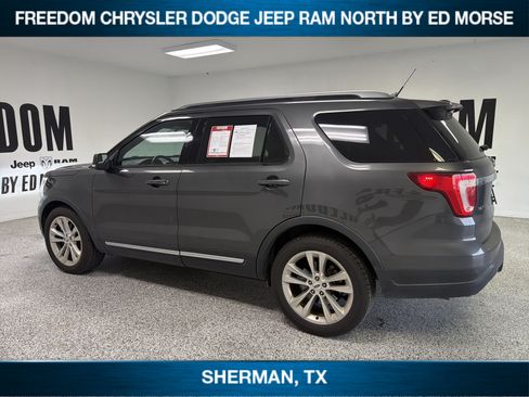 Used 2019 Ford Explorer XLT w/ Equipment Group 202A FWD image 6