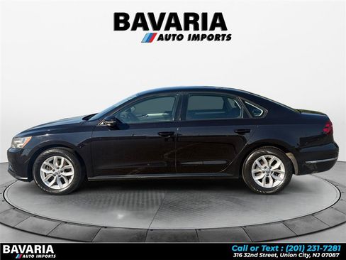 Used 2018 Volkswagen Passat 2.0T S FWD image 2