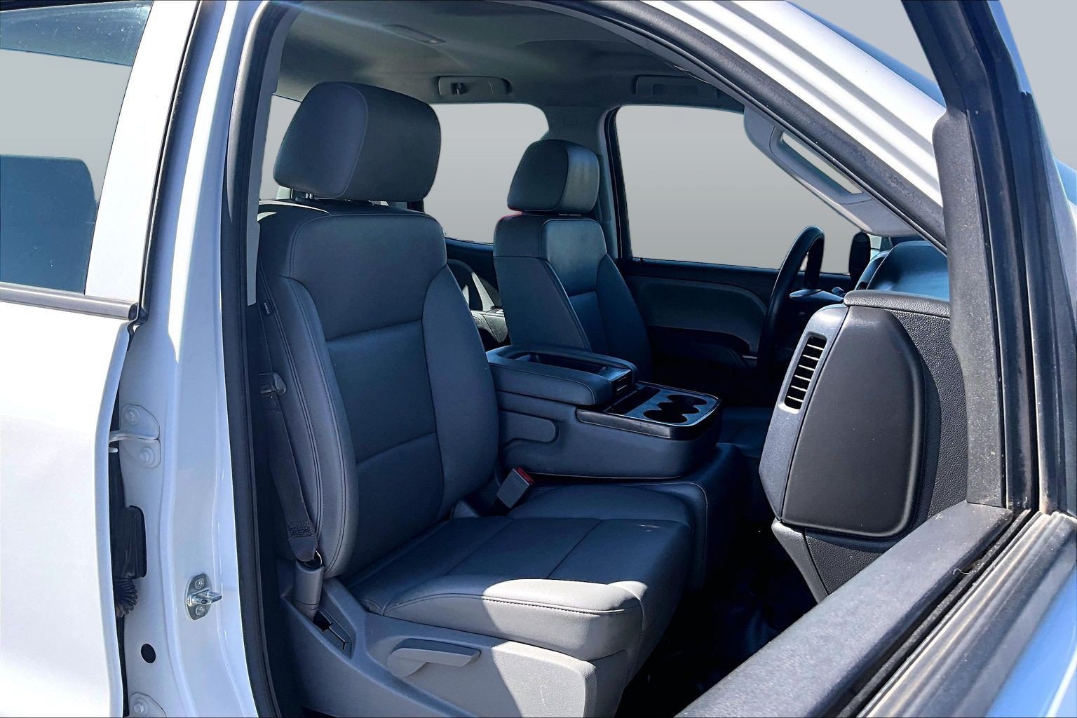 Used 2017 Chevrolet Silverado 2500 W/T AWD/4WD image 7