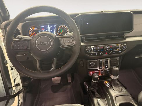 Used 2024 Jeep Wrangler Sport AWD/4WD image 11