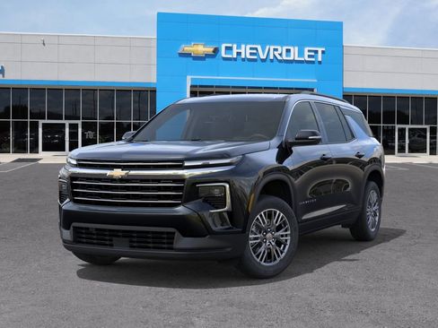 New 2026 Chevrolet Traverse LT w/ Driver Confidence Package FWD image 6