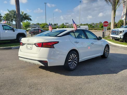 Used 2025 Nissan Altima 2.5 SV image 5