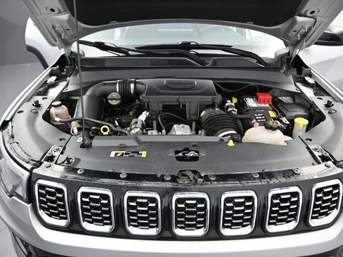 Used 2024 Jeep Compass Limited AWD/4WD image 5