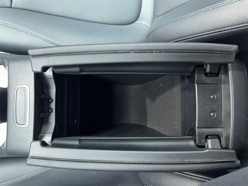 Used 2022 Mercedes-Benz GLB 250 image 33