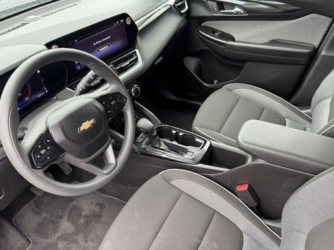 Used 2025 Chevrolet TrailBlazer LT AWD/4WD image 10