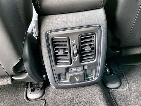 Certified 2022 Jeep Grand Cherokee Limited w/ Trailer Tow Group IV image 18