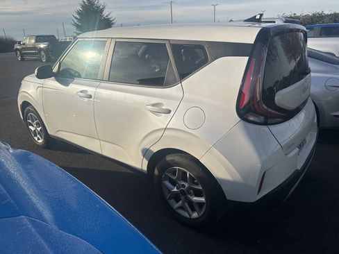 Used 2024 Kia Soul LX w/ Option Group 015 image 2