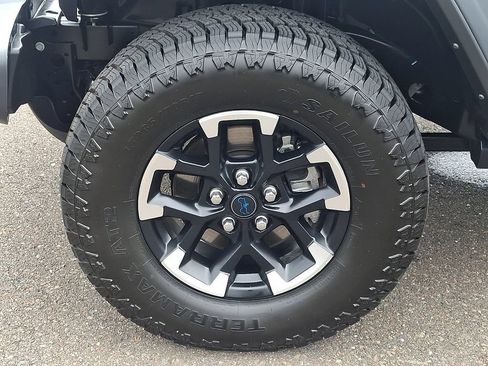 Used 2024 Jeep Wrangler Unlimited Rubicon 4xe AWD/4WD image 9