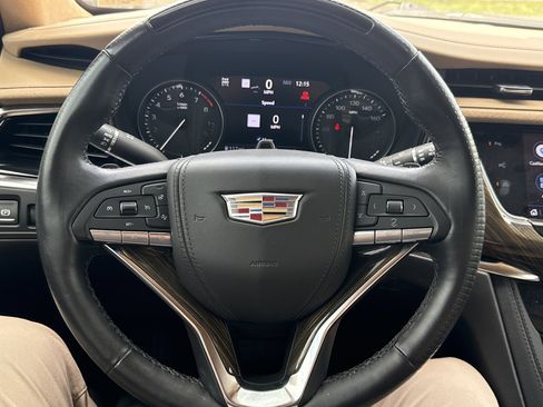 Used 2022 Cadillac XT6 Premium Luxury w/ Platinum Package AWD/4WD image 24