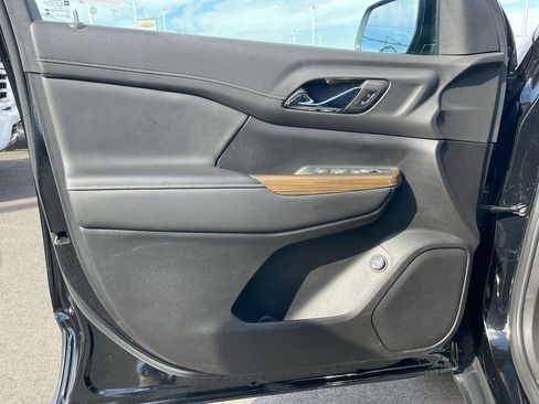 Used 2022 GMC Acadia SLE w/ Driver Convenience Package image 26