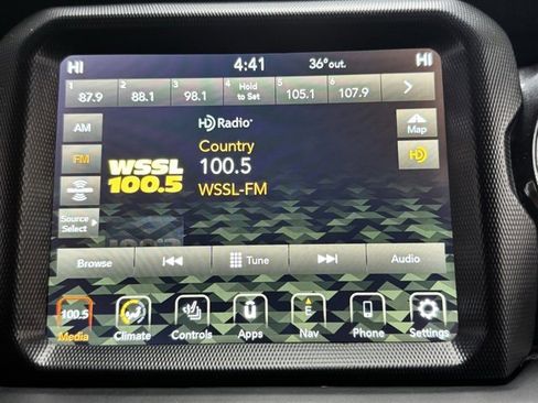 Used 2022 Jeep Wrangler Unlimited Sahara image 14