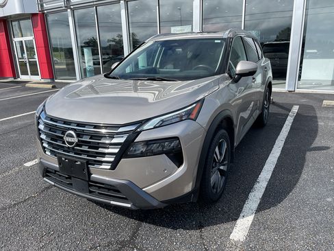 Certified 2024 Nissan Rogue SL w/ SL Premium Package image 5