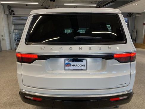 Used 2024 Jeep Wagoneer Series II image 6