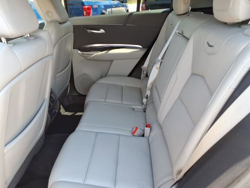 Used 2023 Cadillac XT4 Luxury w/ LPO, ONYX Package AWD/4WD image 6