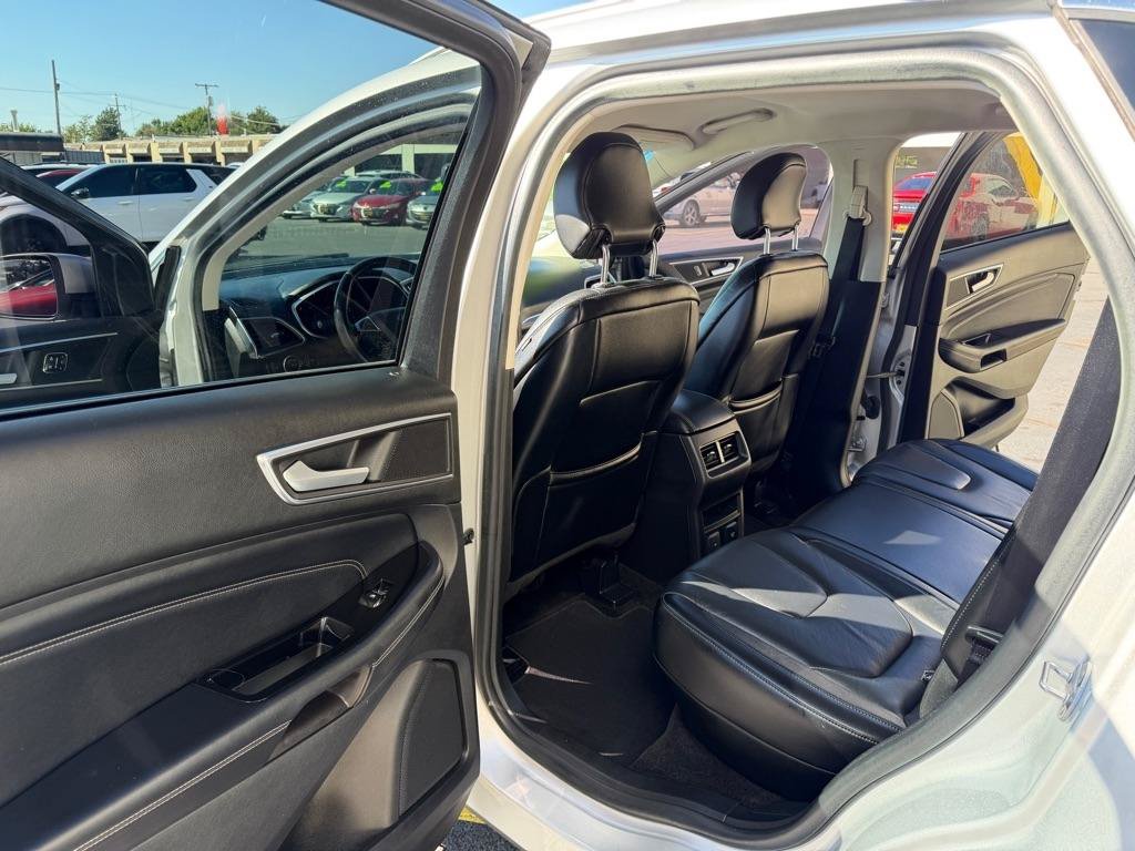 Used 2015 Ford Edge Titanium w/ Technology Package AWD/4WD image 13