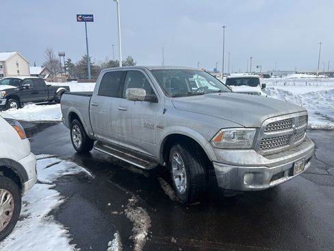 Used 2017 RAM 1500 Laramie image 19