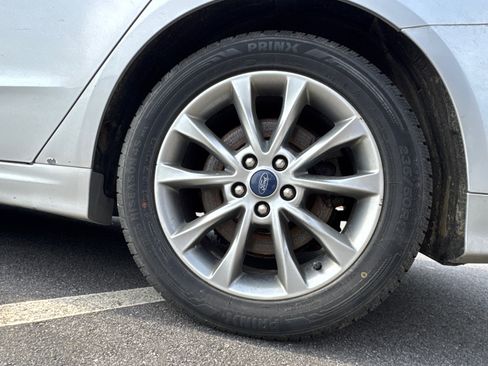Used 2018 Ford Fusion Energi Titanium FWD image 22