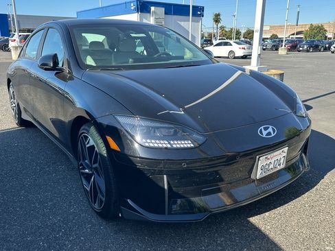 Used 2023 Hyundai Ioniq 6 SEL RWD image 2