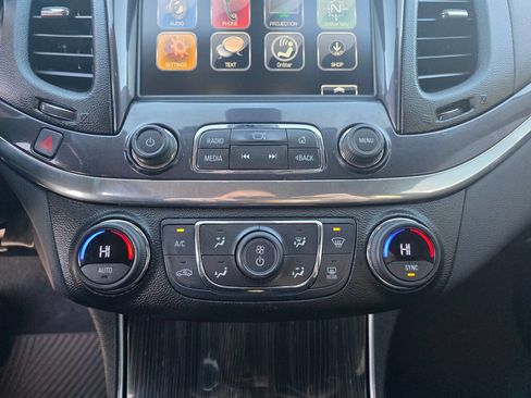 Used 2017 Chevrolet Impala LT image 23