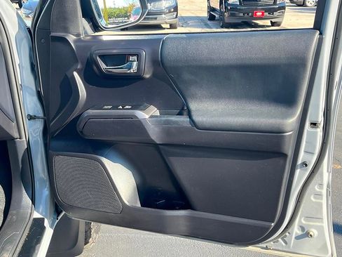 Used 2020 Toyota Tacoma TRD Off-Road image 29