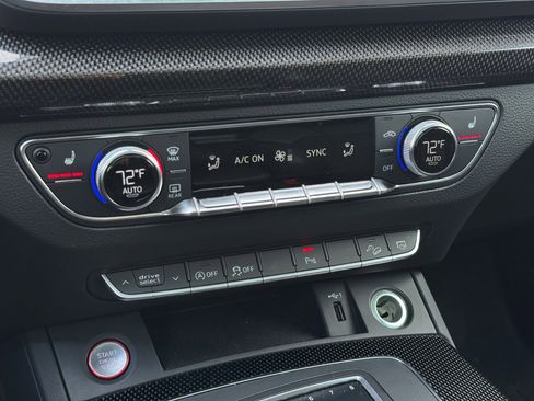 Used 2018 Audi SQ5 Premium Plus w/ Navigation Package image 28