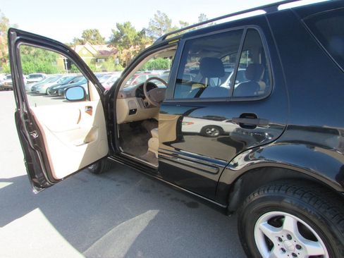 Used 2000 Mercedes-Benz ML 320 4MATIC image 9