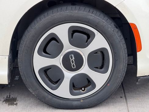 Used 2013 FIAT 500 e image 4