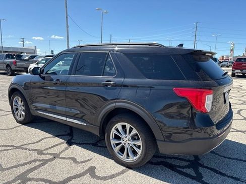 Used 2020 Ford Explorer XLT w/ Equipment Group 202A AWD/4WD image 5