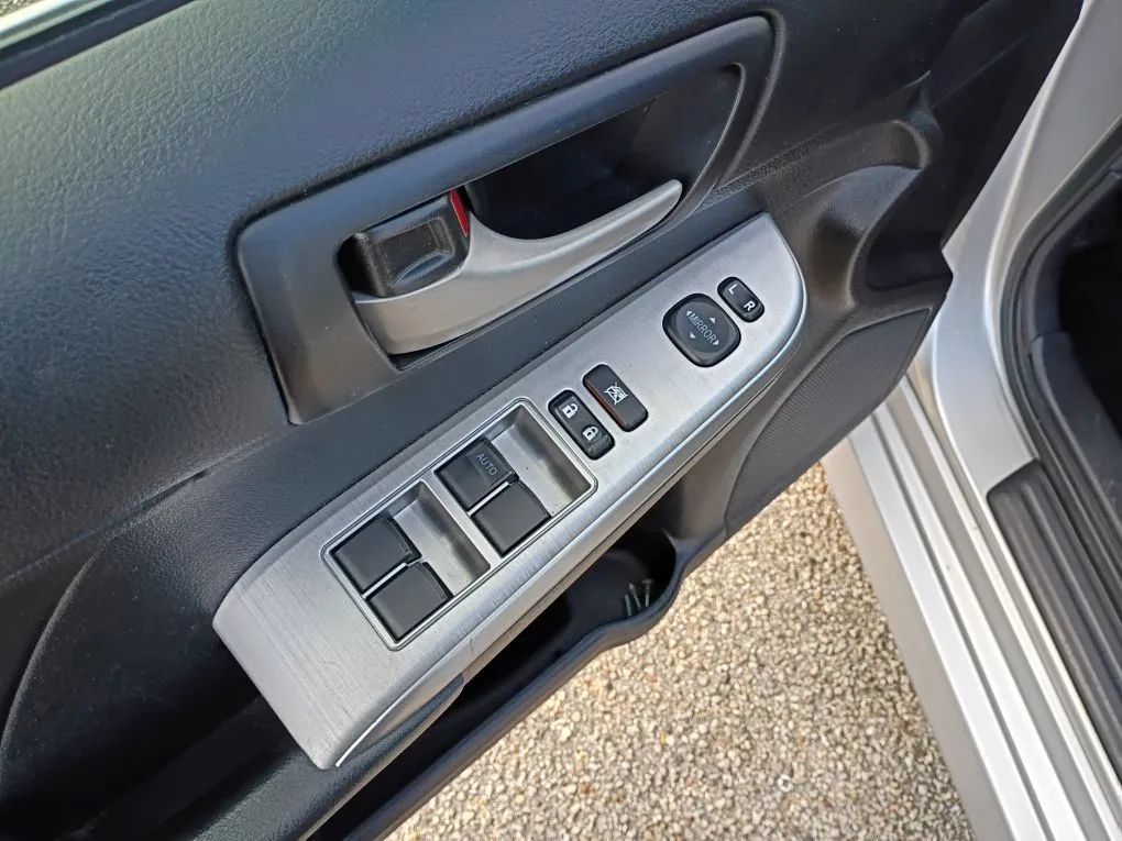 Used 2014 Toyota Camry SE FWD image 10