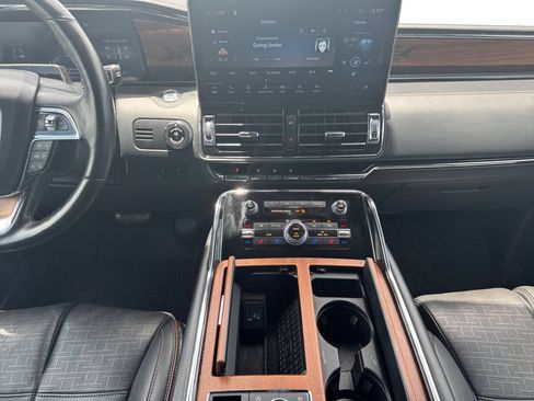 Used 2022 Lincoln Navigator Black Label AWD/4WD image 11