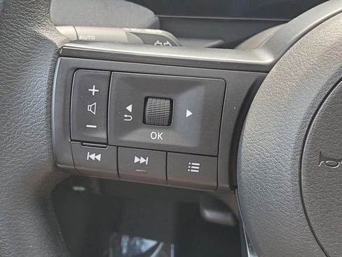 Certified 2025 Nissan Kicks SV FWD image 27