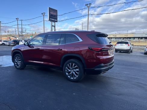 Used 2025 Buick Enclave Preferred image 6