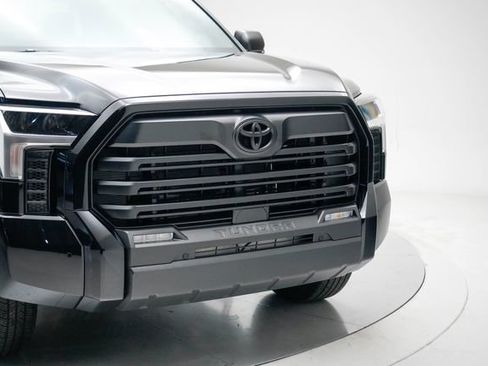 Used 2025 Toyota Tundra SR5 w/ SR5 Convenience Package AWD/4WD image 17