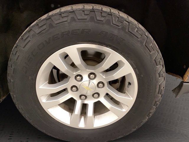 Used 2017 Chevrolet Suburban LT AWD/4WD image 38