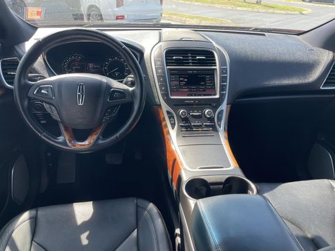 Used 2016 Lincoln MKX Reserve w/ Luxury Package AWD/4WD image 7