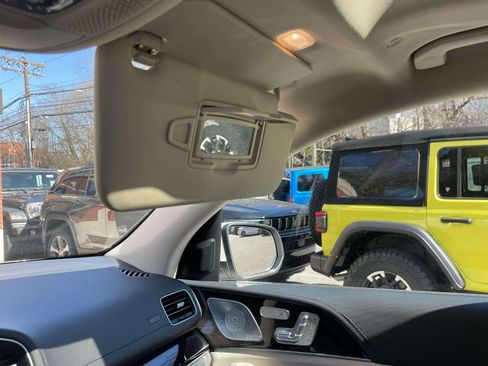 Used 2020 Mercedes-Benz GLE 350 4MATIC image 33