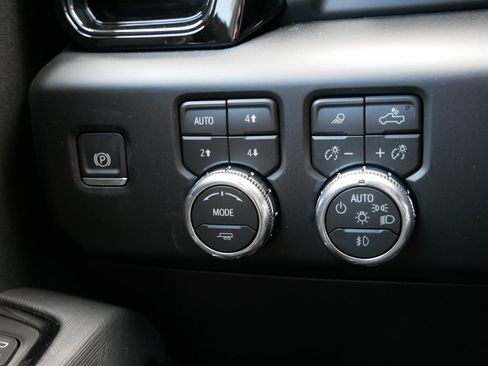 New 2026 GMC Sierra 1500 AT4X w/ LPO, Black Badging Package image 22