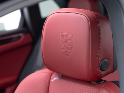 New 2026 Porsche Macan S image 19