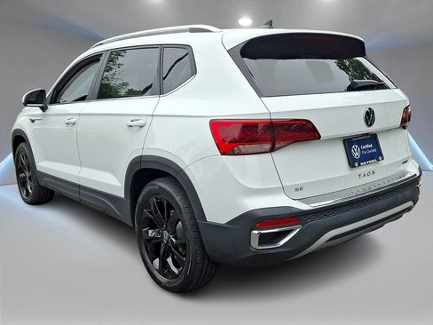 Used 2023 Volkswagen Taos SE w/ Panoramic Sunroof Package AWD/4WD image 7