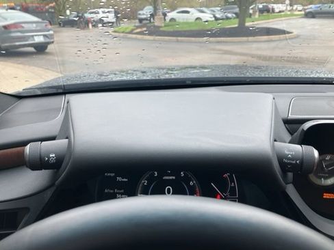 Used 2024 Lexus ES 350 w/ Premium Package image 34