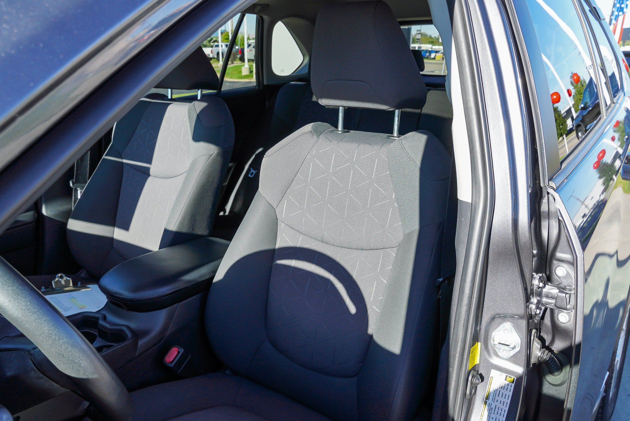 Certified 2019 Toyota RAV4 XLE w/ Convenience Package AWD/4WD image 17