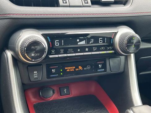 Certified 2022 Toyota RAV4 TRD Off-Road image 31