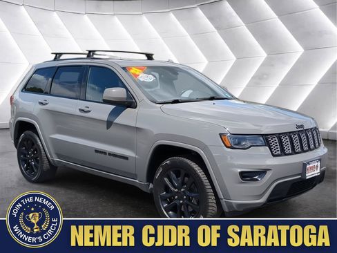 Used 2021 Jeep Grand Cherokee Laredo X AWD/4WD image 1