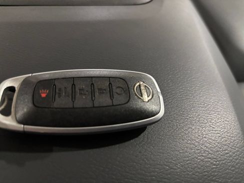 Used 2025 Nissan Rogue SV AWD/4WD image 27
