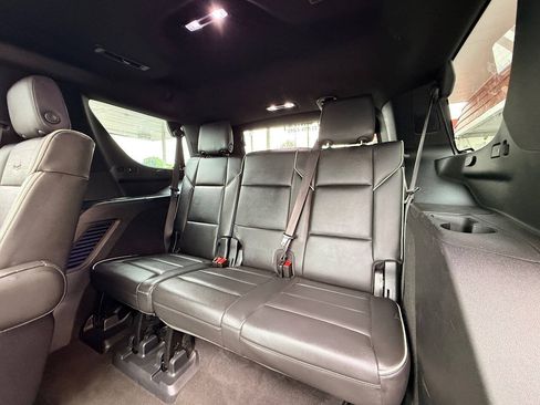 Used 2022 Cadillac Escalade Premium Luxury AWD/4WD image 40