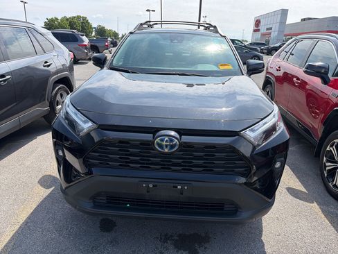Used 2023 Toyota RAV4 AWD Hybrid image 3