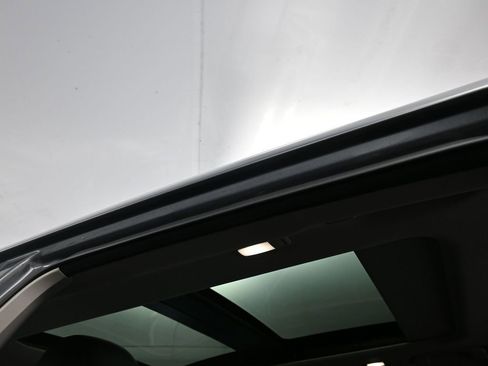 Used 2017 Nissan Murano SL image 17