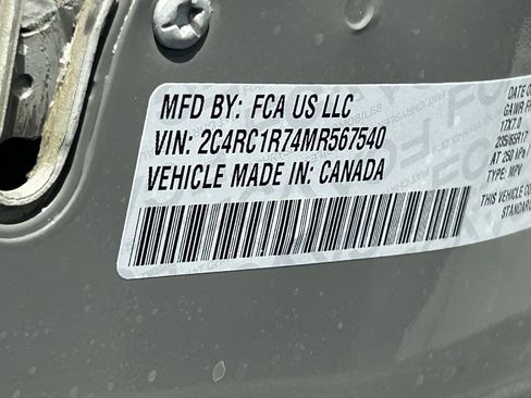 Used 2021 Chrysler Pacifica Touring image 40