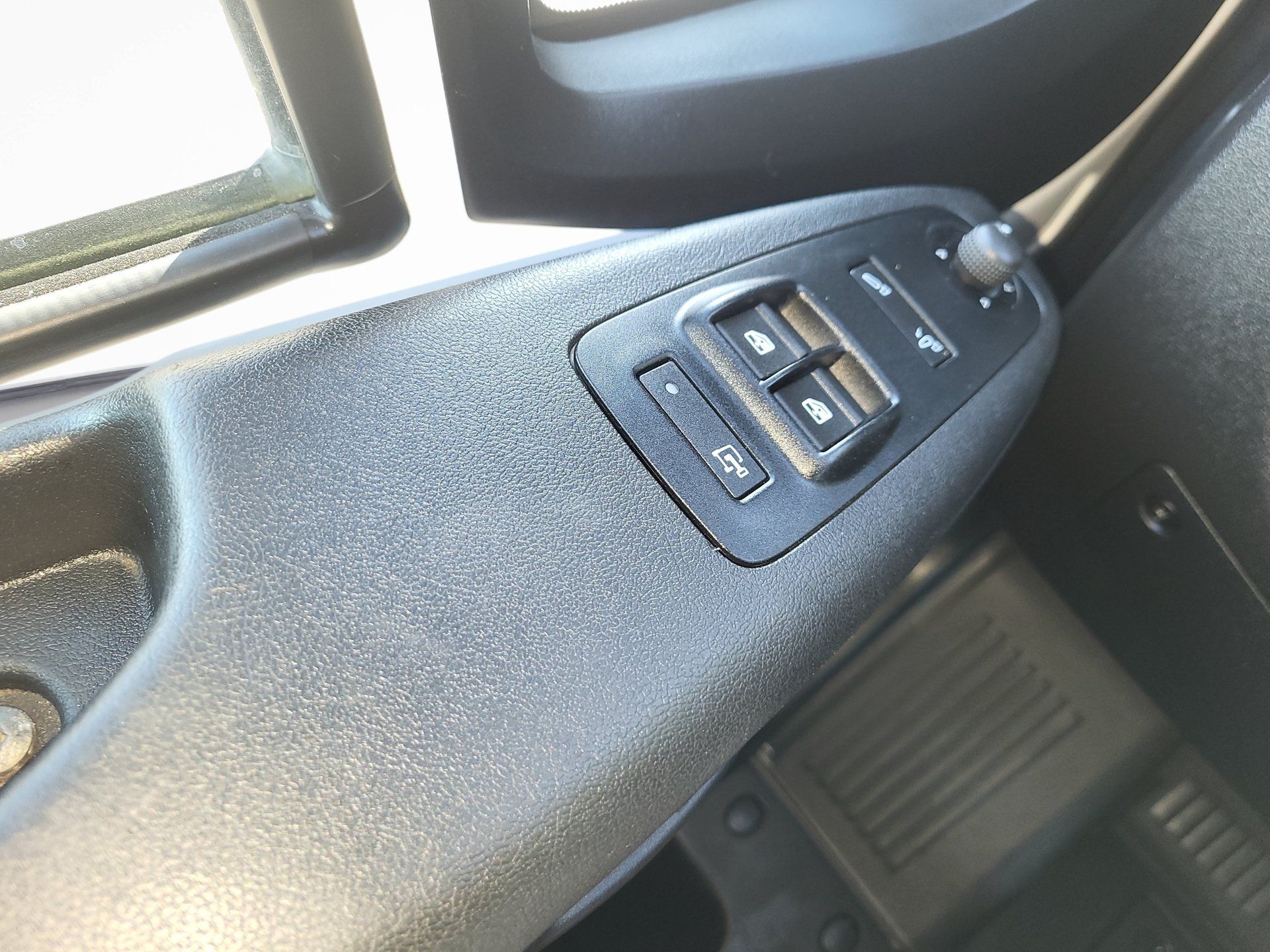 Used 2025 RAM ProMaster 2500 w/ Convenience Group FWD image 13